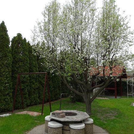 布达佩斯苹果酒店 Budapesta Exterior foto