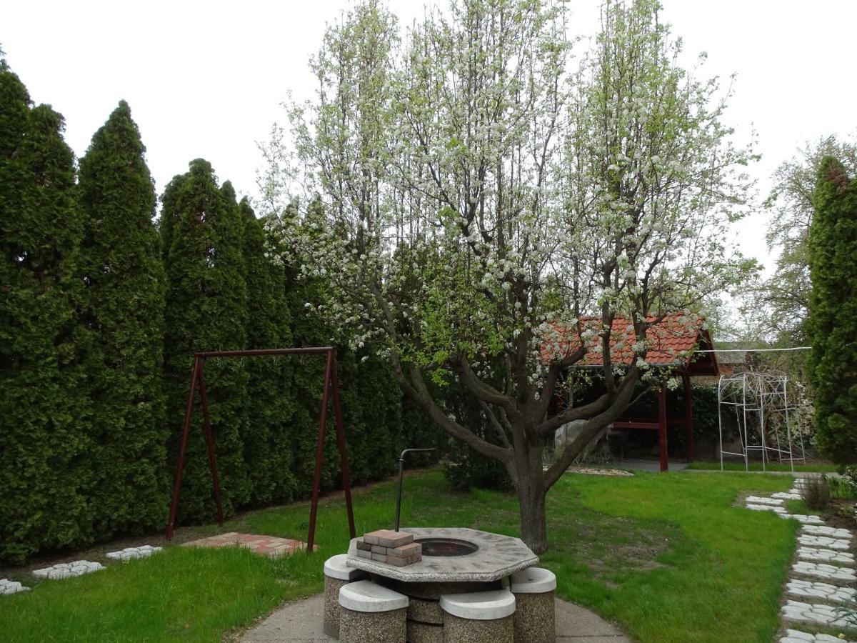 布达佩斯苹果酒店 Budapesta Exterior foto