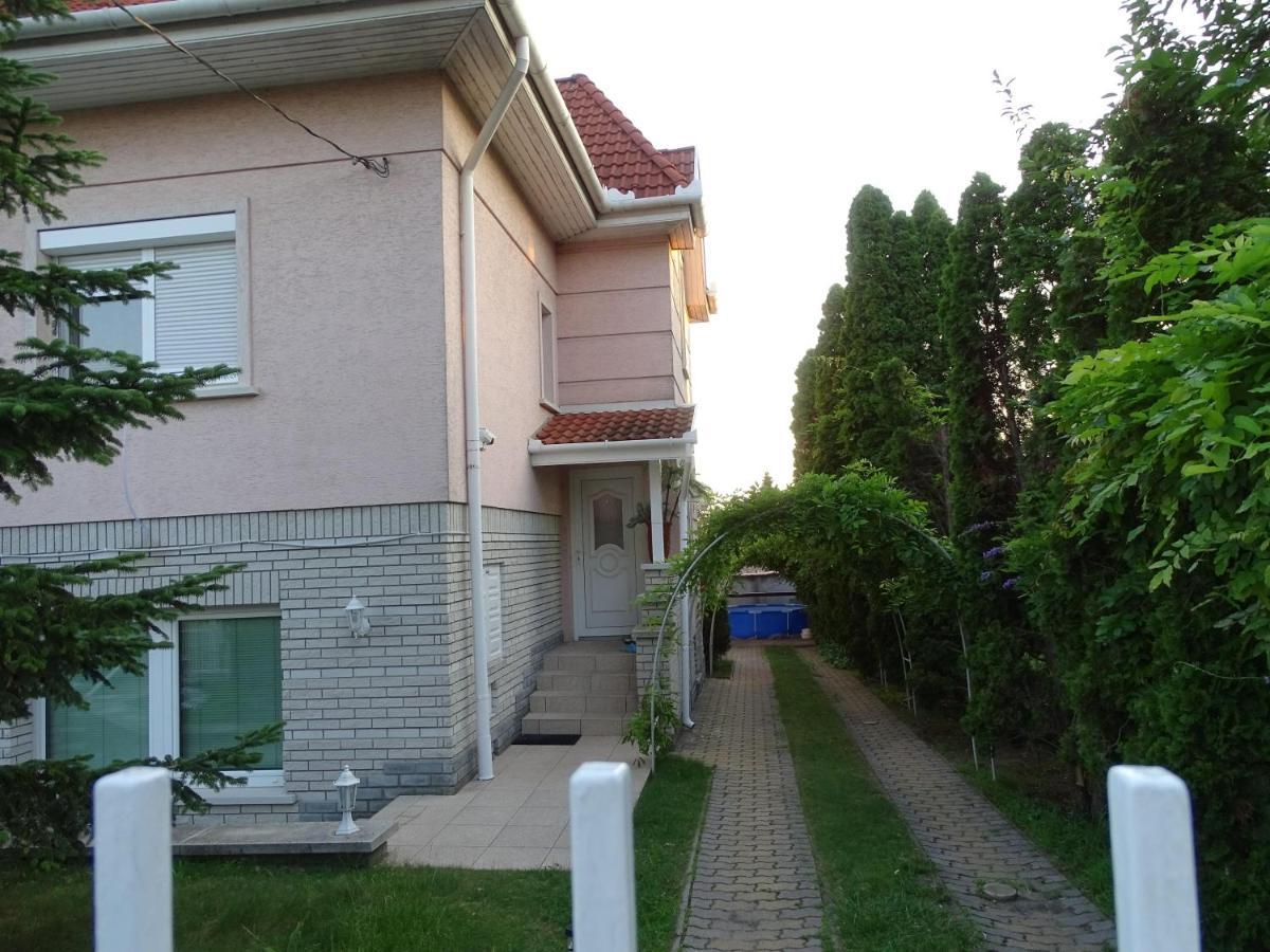 布达佩斯苹果酒店 Budapesta Exterior foto